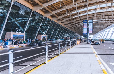 你知道機場都用什么廣播嗎？會斷播嗎？會出故障嗎？